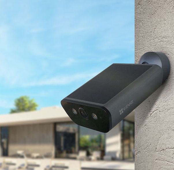 EZVIZ EB5 8MP Wi-Fi-камера с аккумулятором и встроенной солнечной панелью (CS-EB5)