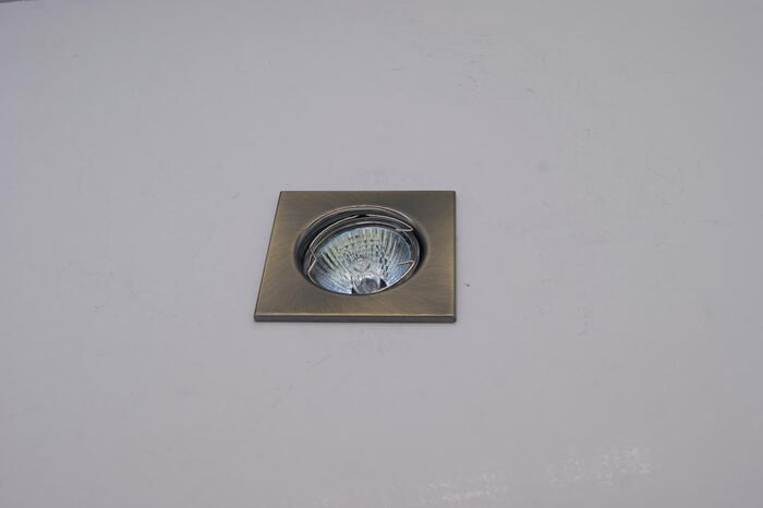 BESK Dekoratīvs apgaismes ķermenis 80*80*H30mm BESK