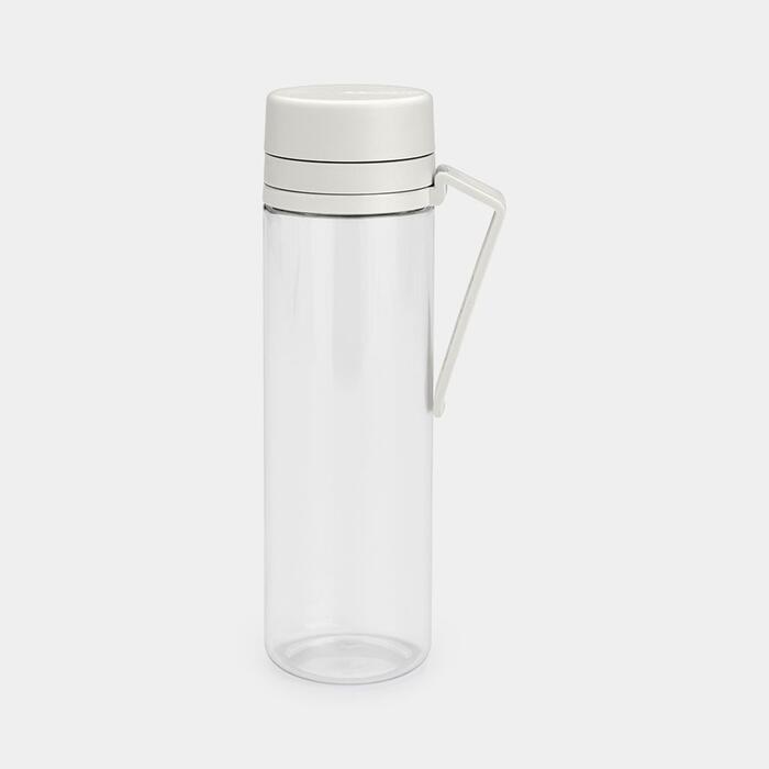 BRABANTIA Make &amp; Take ūdens pudele ar sietiņu, light grey (202421)