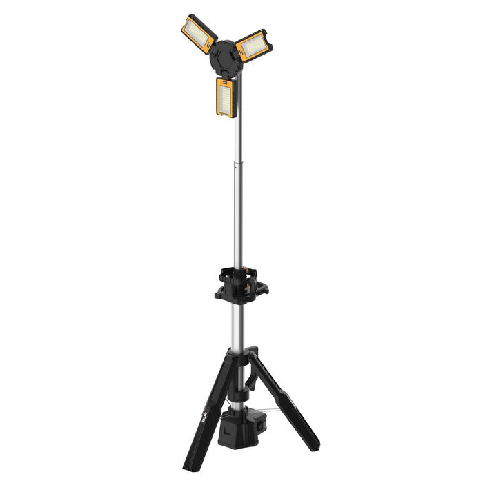 JCB Tri-Fold Konnect torņa LED darba gaismeklis būvlaukumiem 8400lm 3 galvas 360° 18V vai 110/240V 2.4m statīvs IP54 JCB-SL-TRI-FOLD (JCB-SL-TRI-FOLD-KONNECT)
