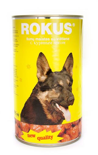 Rokus ar vistas gaļu suņiem chicken