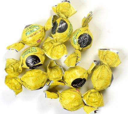 Tumšās šokolādes trifeles ar citronu Meringa