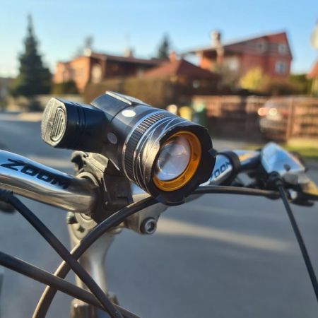 Velosipēda priekšējais un aizmugurējais lukturis T6 USB (P23681)