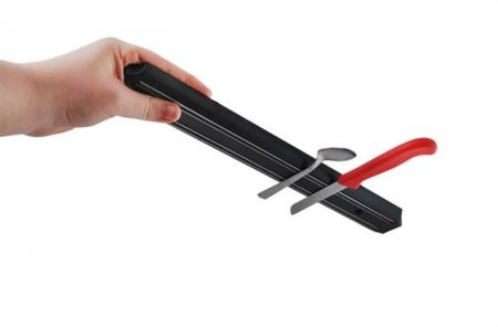 Magnēts nažiem, šķērēm vai instrumentiem (P1590)