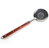 BIOL Шумовка нержавеющая с деревянной ручкой 40 см (IE40)