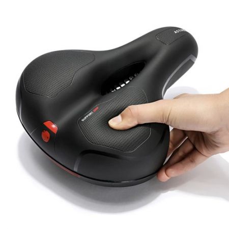 Velosipēda sēdeklis ar atstarotāju melns (preces kods P20987)