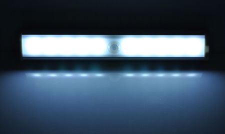 LED лампа с датчиком движения 10 LED (P3455)