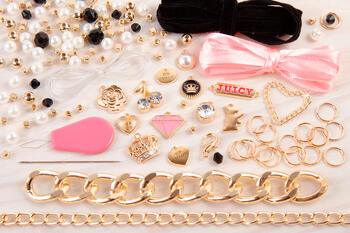 MAKE IT REAL Juicy Couture ķēdītes un piekariņi (4404M)