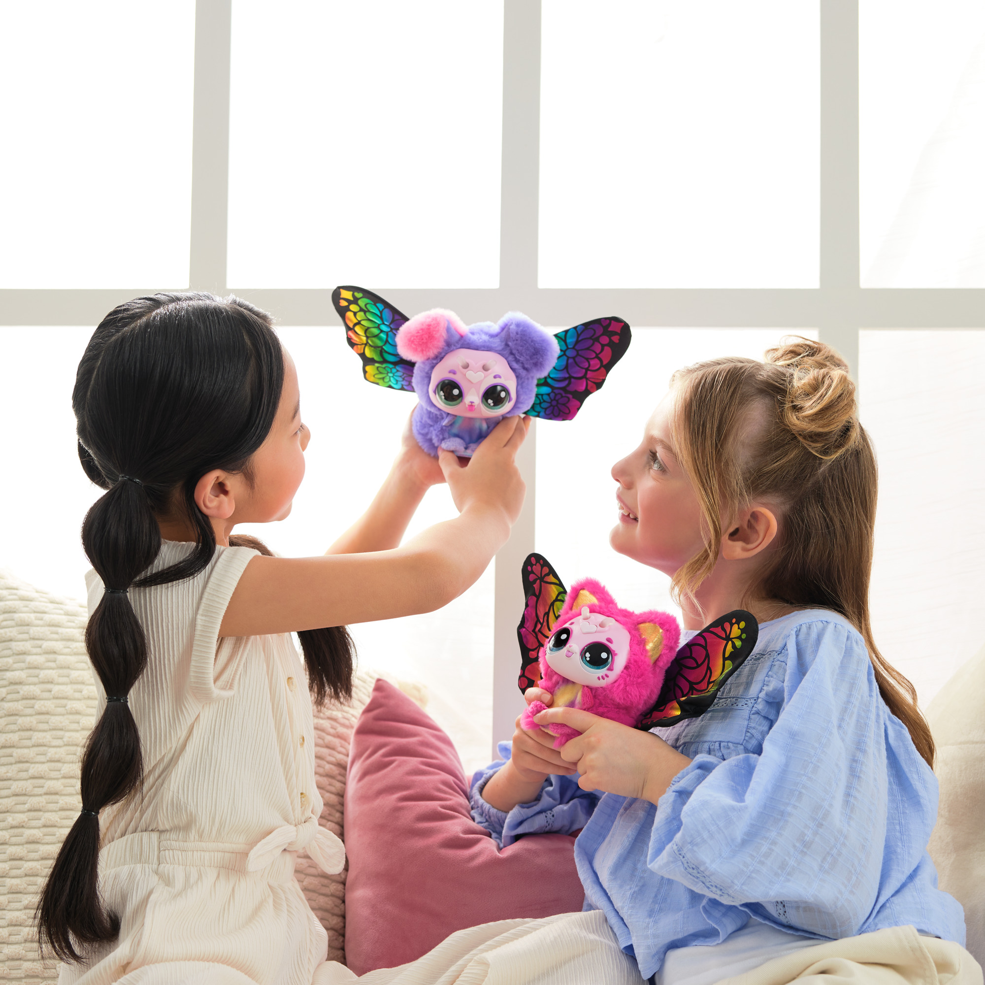HATCHIMALS Alive Интерактивная игрушка Bloom Surprise Kittyfly (6072450)