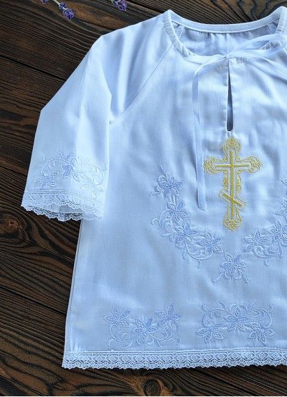 KRĀŠŅI IZŠŪTS KRISTĪBU KREKLS AR MEŽĢINĒM (MT08 KR30 white)