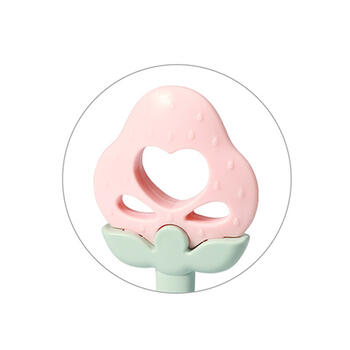 Прорезыватель с погремушкой STRAWBERRY 499/03