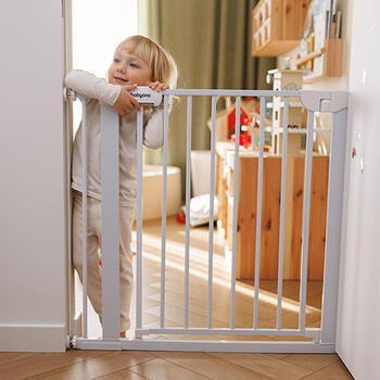 Защитные ворота 75-96 cm BABYONO 1681
