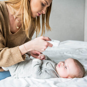 Bezkontakta termometrs (ķermenim, priekšmetiem, gaisam) BabyOno 790