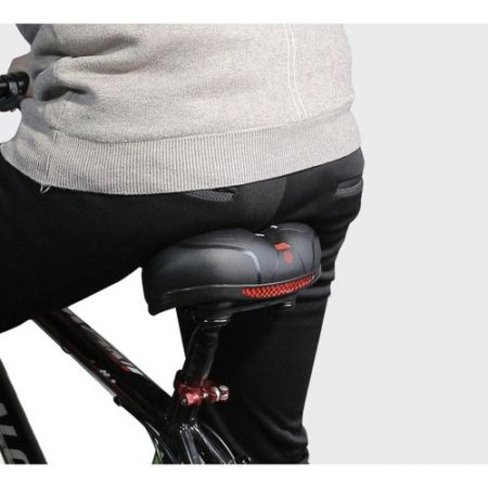 Velosipēda sēdeklis ar atstarotāju melns (preces kods P20987)