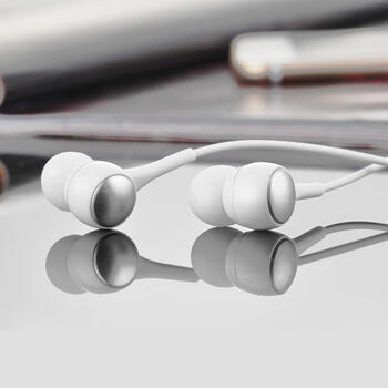 HOCO M19 Drumbeat universālas austiņas ar mikrofonu, 3,5 mm ligzdu un vadības pogu mūzikai un zvaniem 1,2 m baltas (M19WH)