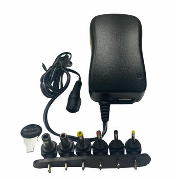 Riff Универсальный 12/30W (Max 2.1A) Сетевой адаптер + USB с 3-12V мануальным переключателем & 6 коннекторами Черный (RF-UA-12/30W-6KON-USB)
