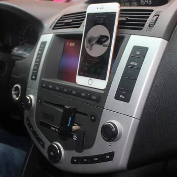 Riff BT-X5 Car FM Bluetooth Transmiteris ar 3.5mm Audio pieslēgumu + Mikrofona savienojumu Melna (RF-BT-X5)