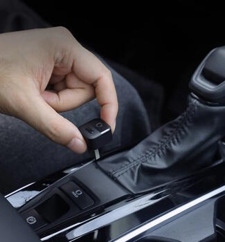 Ottocast CA525-T bezvadu automašīnas adapteris, lai pārveidotu vadu Apple CarPlay un Android Auto bezvadu režīmā (CA525-T)