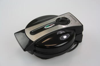 Vafeļu pagatavotājs BROCK WM 3002 BK, 1000 W (WM 3002 BK)