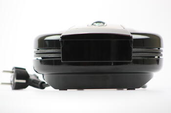 Vafeļu pagatavotājs BROCK WM 3002 BK, 1000 W (WM 3002 BK)