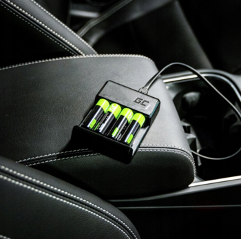 Green Cell VitalCharger Bateriju lādētājs + 2x Baterijas AA / 2000mA un 2x Baterijas AAA / 800mAh (GRSETGC03)