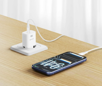 Swissten Edge Сетевое зарядное устройство USB-C GaN 20W White (22071711)