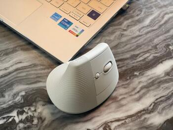 Logitech Lift Ergo Series Беспроводная Мышь (910-006475)