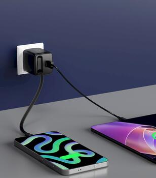 Swissten SlideCHARGE Tīkla Lādētājs GaN 45W USB-A 18W Ar ievelkamu USB-C vadu 0.75m melns (22071340)
