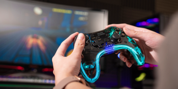 Mars Gaming MGP-24 Bezvadu spēļu kontrolieris RGB / USB 2.4GHz / USB-C / X-input & D-input (MGP24)