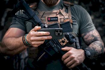 Tactical MagForce Aramid Cover Защитный чехол для Apple iPhone 16 Pro / чёрный (TA-57983121872)