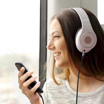 UGREEN US315 Кабель для зарядки IP Lightning male - 3.5mm male Aux 1m (UG-70509)