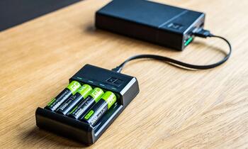 Green Cell VitalCharger UBS-C lādētājs AAA/AA akumulatoriem / 4x HR03 800mAh komplektā (GRSETGC0222205VN)