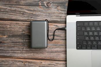 Swissten Power Bank 25000 mAh (96.25Wh) 100W co Встроенный кабель USB-C (22013977)