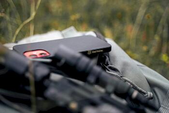 Tactical MagForce Aramid Cover Aizsargapvalks priekš Apple iPhone 15 / melns (TA-57983115951)