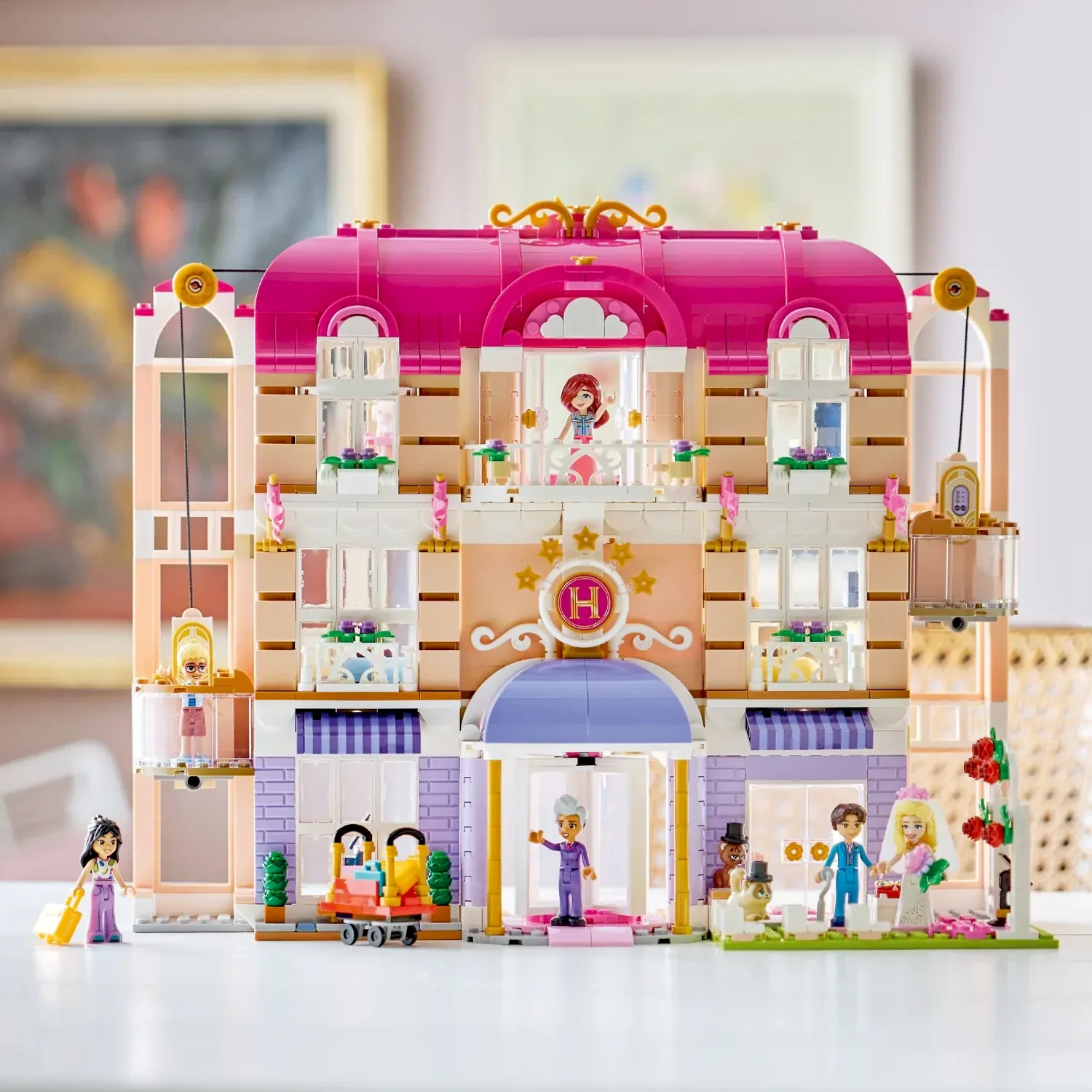LEGO 42704 Friends Heartleikas pilsētas lielās viesnīcas konstruktors (42704)