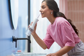 Philips Sonicare Cordless Power Flosser DiamondClean 9000 Набор из электрической зубной щетки и ирригатора (HX3886/41)