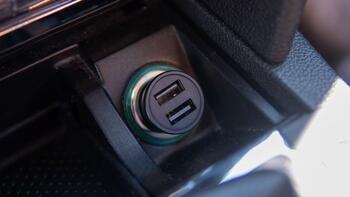 Swissten Auto Ladētājs 2x USB 4.8A (20115000BOX)