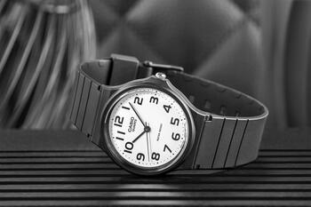 Casio MQ-24-7B2LEG Наручные часы (MQ-24-7B2LEG)