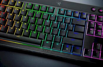 Razer BlackWidow V4 Low-Profile HyperSpeed Klaviatūra (RZ03-05270800-R3M1)