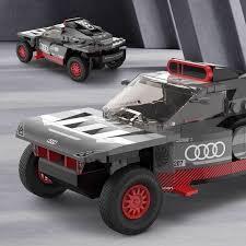 RASTAR 1:30 saliekamas automašīnas modelis Audi RS Q e-tron, 10120