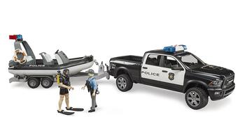 BRUDER RAM 2500 Police Pickup ar L+S moduli, piekabi un laivu, 02507