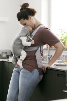 BABYBJÖRN kengursoma Mini, Light Grey, 3D Jersey