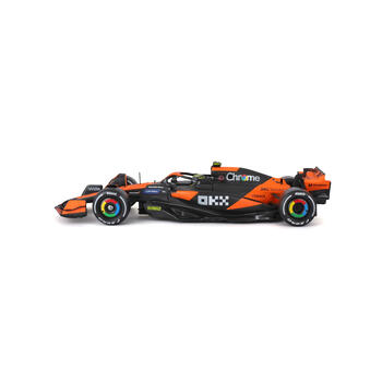 BBURAGO 1:24 automašīnas modelis ar displeja lodziņu F1 McLaren MCL38, 18-28033