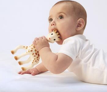 VULLI rotaļlieta zīdainim Sophie la Giraffe 17cm 616400M4