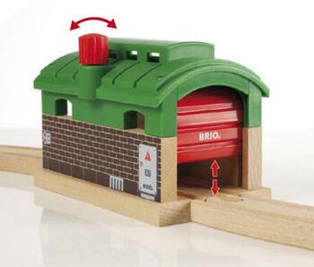 BRIO RAILWAY vilcienu depo, 33574000