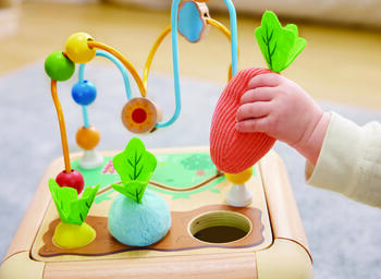 HAPE attīstošais interaktīvais kubs, E0527A
