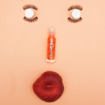 Nailmatic Kids Dabīgs un mitrinošs bērnu lūpu spīdums ar vitamīniem un augļu garšu, Peach, 6,5 ml (ROLLPECHE)