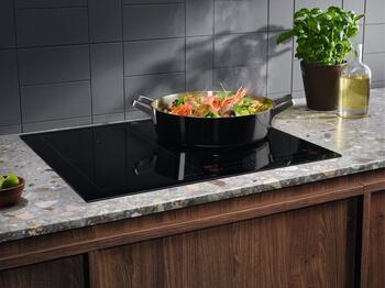 Electrolux 700 SenseBoil ar Hob2Hood indukcijas plīts virsma, iebūv., 60 cm (EIS62453)