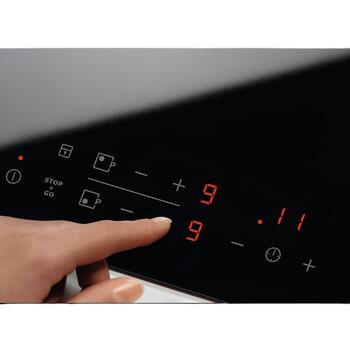 Electrolux keramiskā  plīts virsma (EHF6342XOK)
