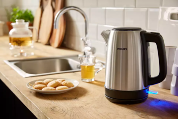 PHILIPS Daily Collection Tējkanna 2200W,1.7l (metāla) (HD9350/90)